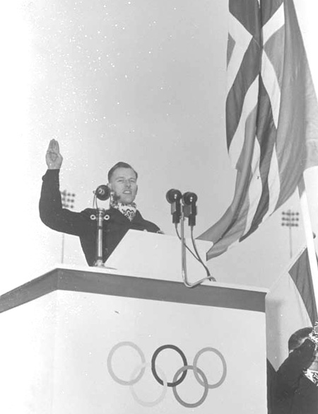 Торбьорн Фалькангер произносит Олимпийскую клятву