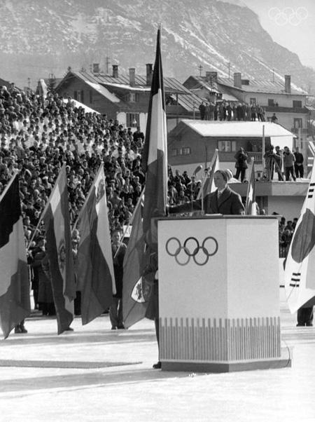 Джулиана Кеналь-Минуццо произносит олимпийскую клятву
